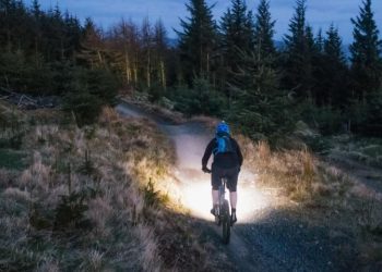 [Đánh giá]Top 5 Đèn pin đội đầu nào tốt ưa chuộng nhất hiện nay