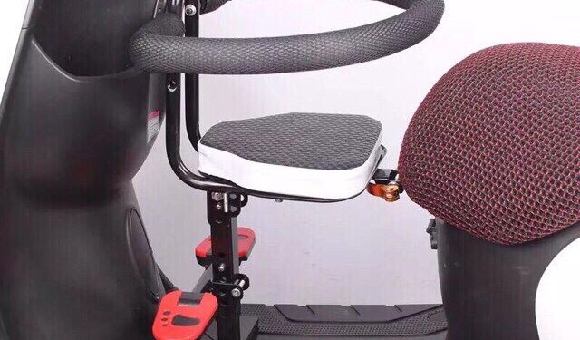 [Đánh giá] Top 3 ghế ngồi xe máy cho bé siêu an toàn mà mẹ có thể tham khảo