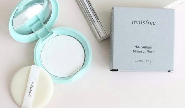 [Đánh giá] Top 6 loại phấn phủ cho da khô mà không làm mốc da