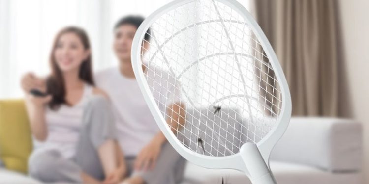 [Đánh giá] Vợt muỗi Rạng Đông có tốt, tiện ích không? Giá bao nhiêu?